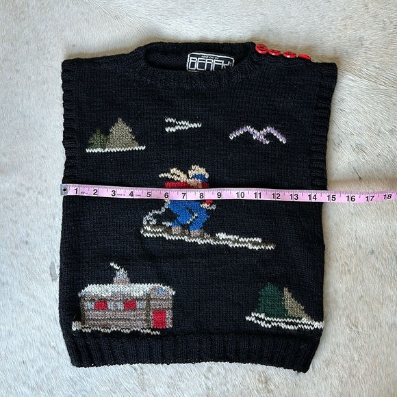 Vintage Berek hand-knit sweater vest - Picture 5 of 6